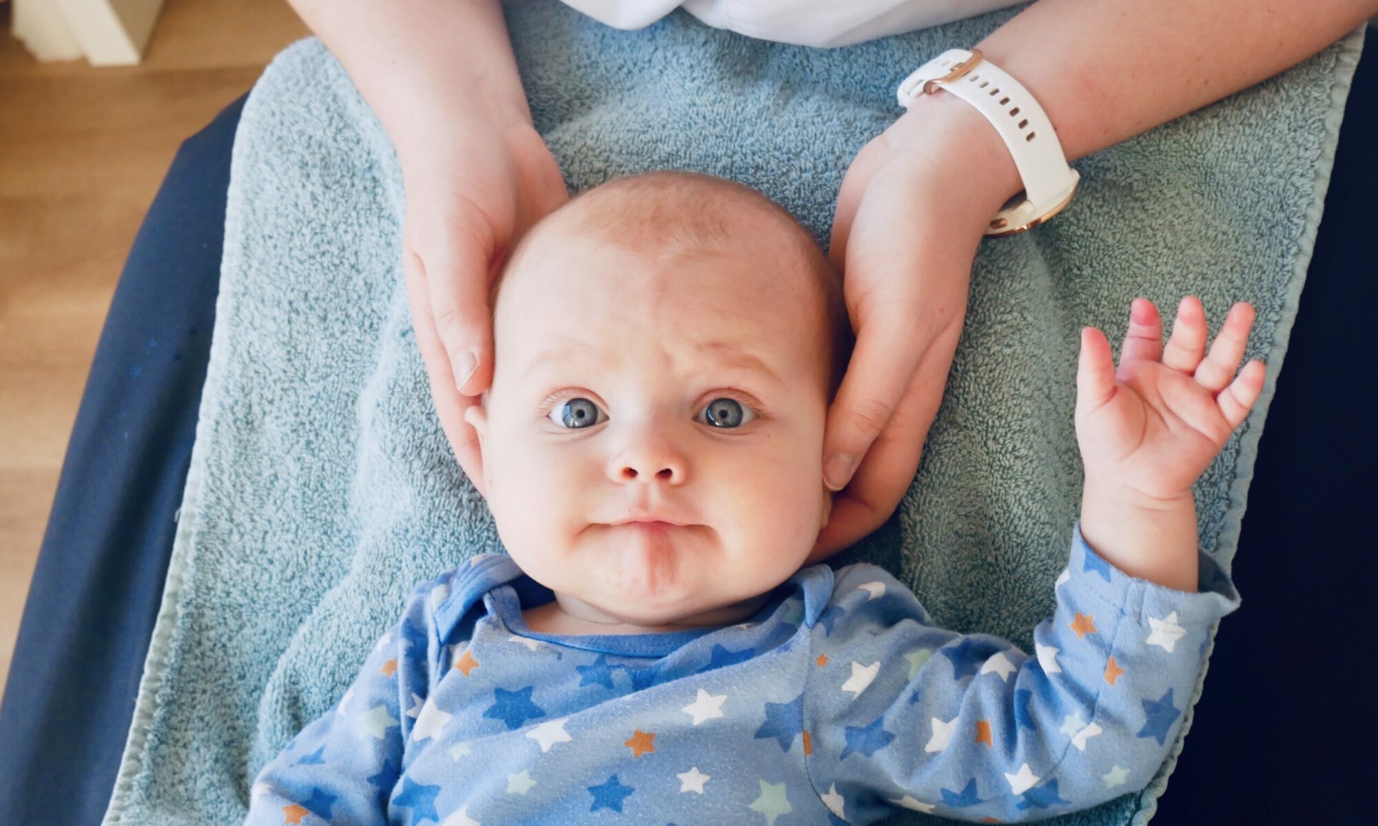 babyosteopathie Sportmedisch Centrum Lebbeke babysoteopaat Charlotte Van den Branden Voorkeurshouding babymassage