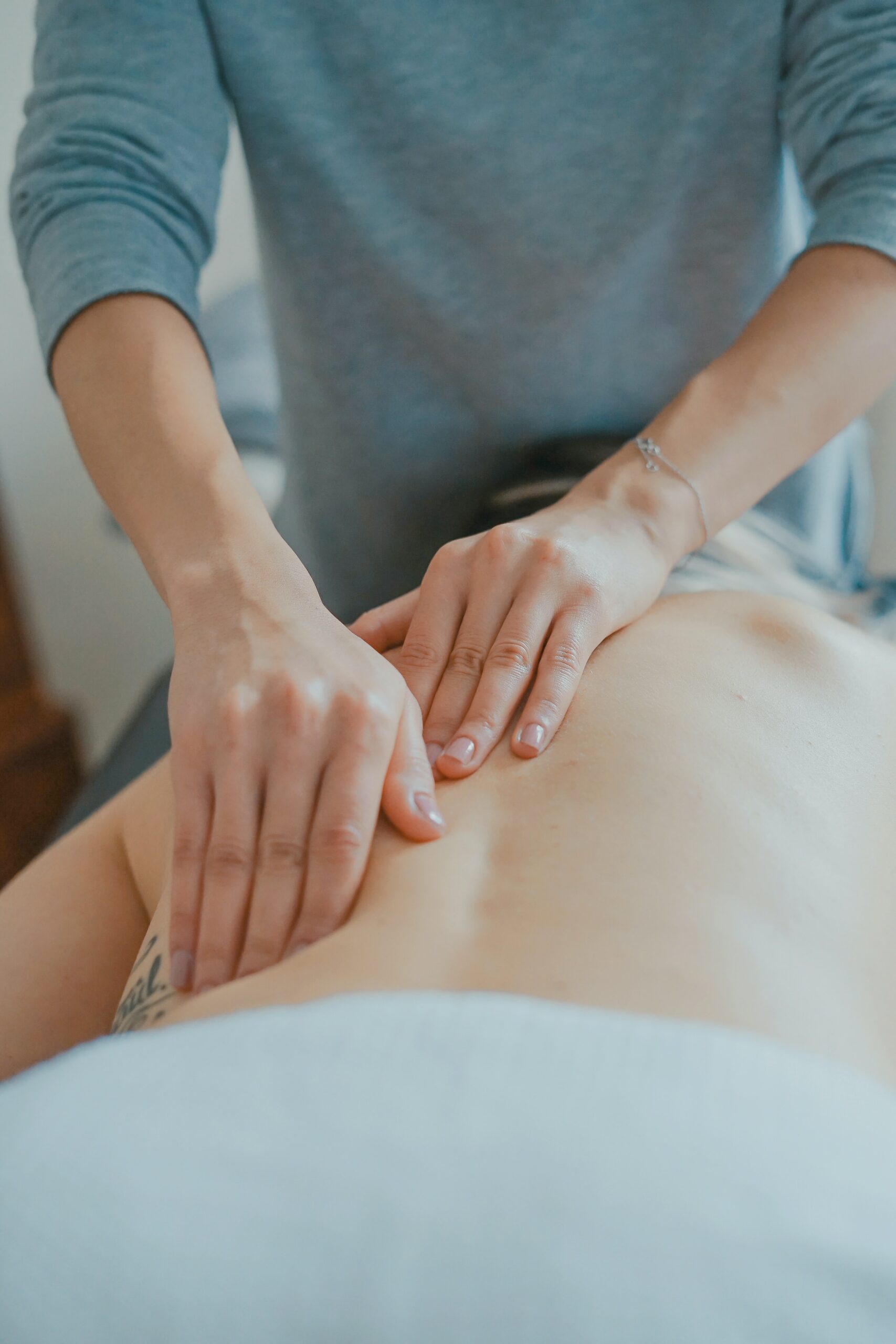 Sportmassage Sportmedisch Centrum Lebbeke sportverzorging diepe massage herstel bevorderen